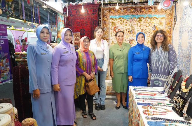 Ketua Umum Dharma Pertiwi Hadiri Bazar Bhayangkari 2024