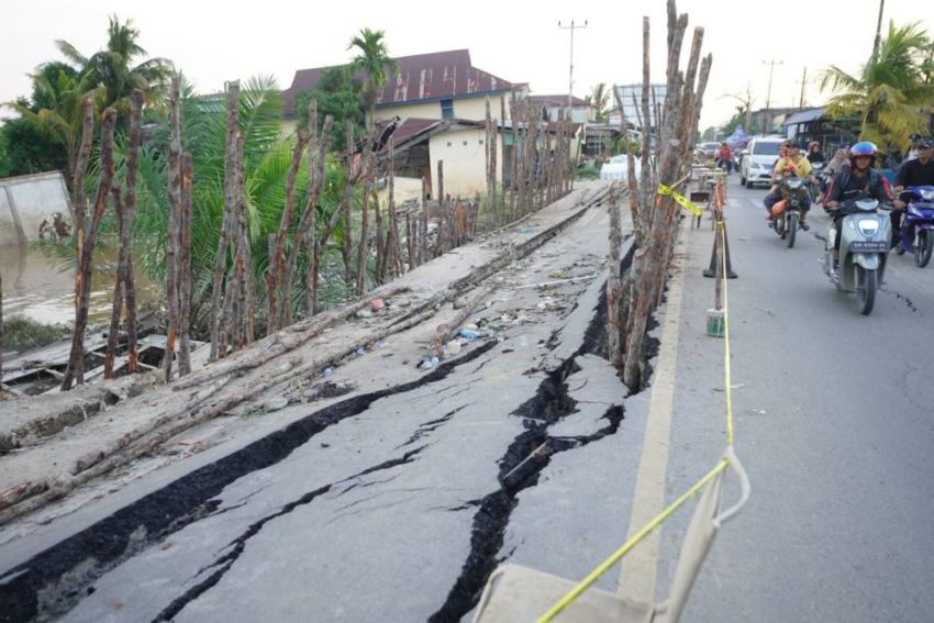 Jalan Amblas dan Retak Akibat Abrasi di Tembilahan, BPJN Masih Lakukan Kajian