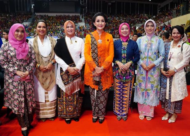 Ketum Dharma Pertiwi Hadiri Hari Kebaya Nasional 2024