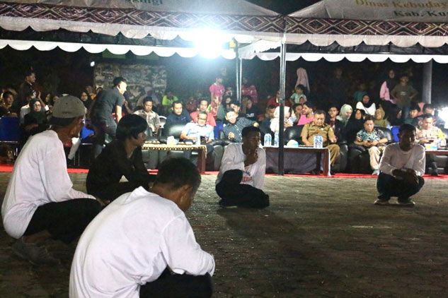 Semarak HPN 2024, Pj Sekda Buka Pentas Seni Randai Kuansing