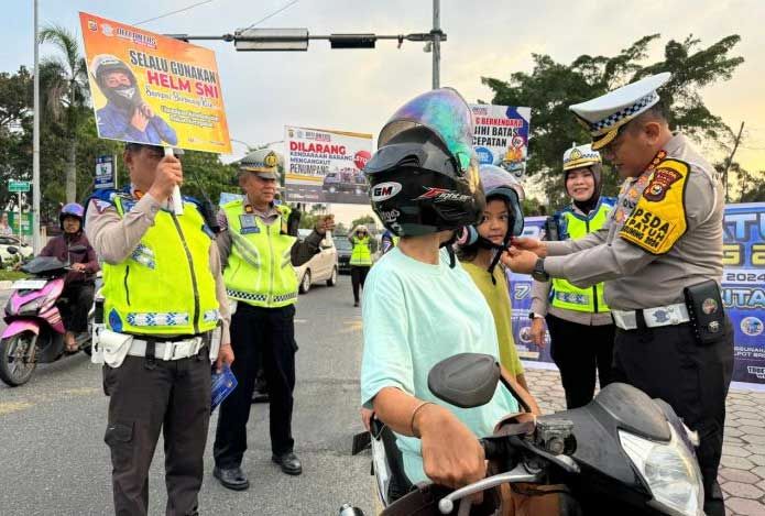 Ops Patuh Lancang Kuning di Gerbang Polda Riau, 11 Polisi Terjaring