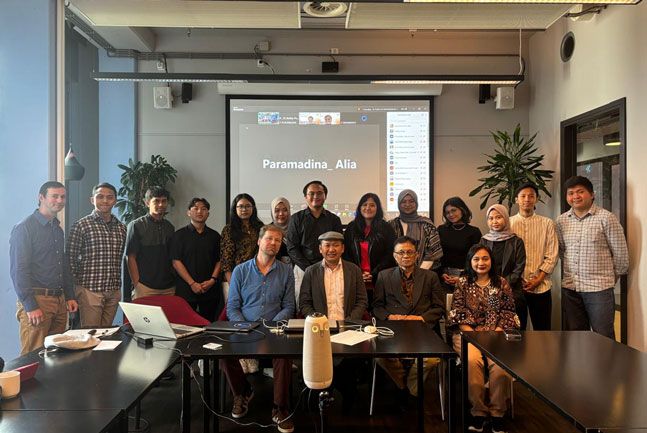 Undip, KITLV Leiden, LP3ES, Universitas Paramadina dan INDEF Pembukaan Sekolah Demokrasi, Sekaligus Launching Juara