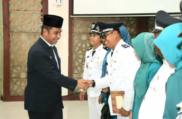 20 Kades di Kampar Terima SK Perpanjangan Masa Tugas