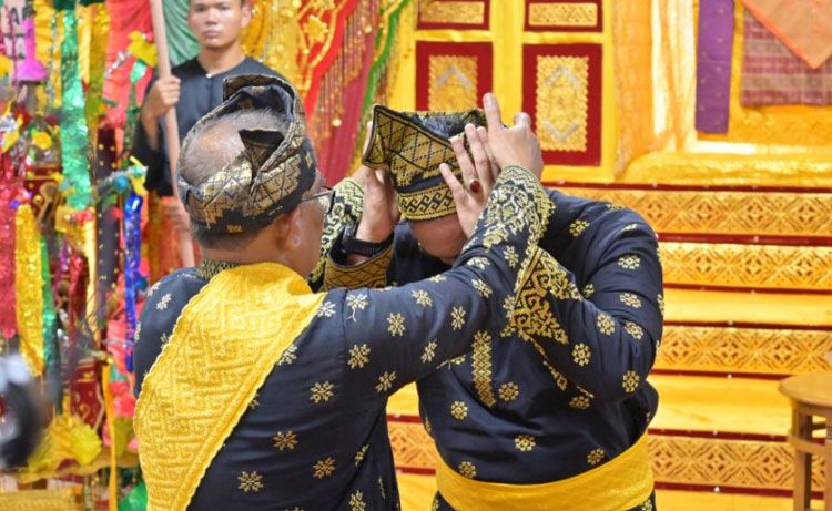 Kapolres Inhu Terima Gelar Adat Datuk Seri Indra Bijaksana Negeri
