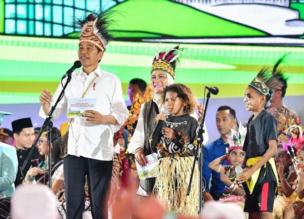 Panglima TNI Mendampingi Presiden Joko Widodo Acara Puncak Hari Anak Nasional Ke-40