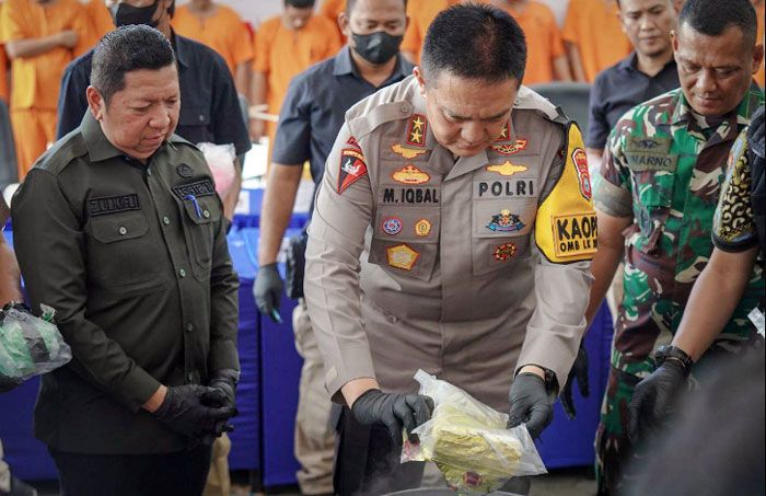 Kapolda Riau Instruksikan Anggota Tindak Tegas Pengedar dan Bandar Narkoba!
