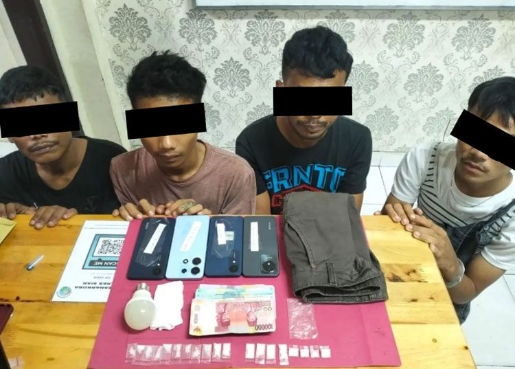 Satres Narkoba Polres Siak Bekuk Empat Pria Diduga Pengedar Sabu