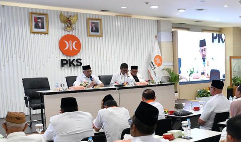 PKS Hormati 19 Dewan Pakar yang Mengundurkan Diri