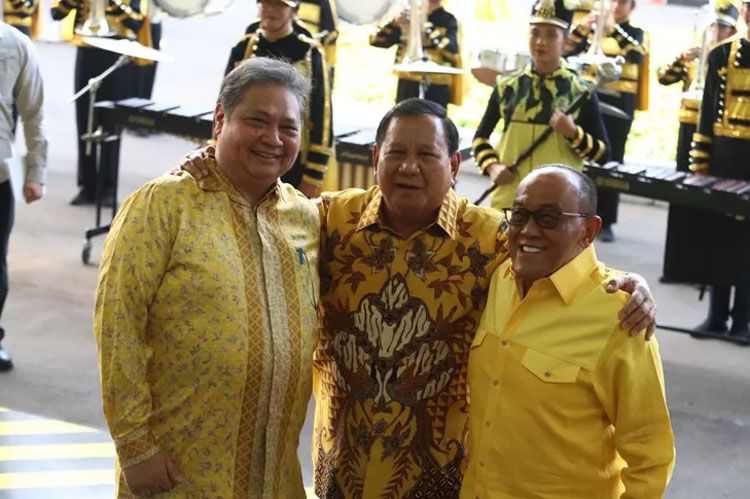 Airlangga Mundur dari Ketum Golkar, Aburizal Prihatin