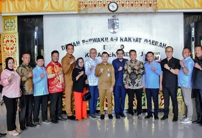 Jabat Pj Walikota, Risnandar Mahiwa Sambangi DPRD Pekanbaru