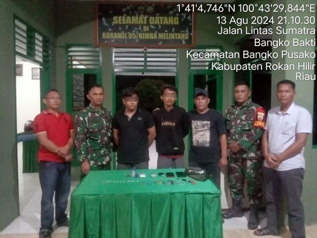 Dua Pria Diduga Pengedar Narkoba Diringkus Koramil 0321-05/RM