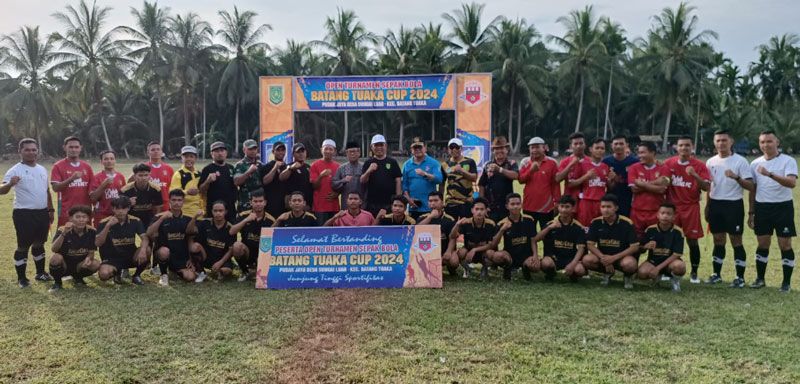 Pj Bupati Inhil  Resmikan Turnamen Sepak Bola Batang Tuaka Cup 2024