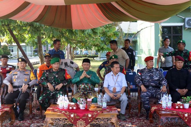 Bupati Bengkalis Ikuti Apel Gelar Pasukan Pilkada Serentak 2024 di Makodim Bengkalis