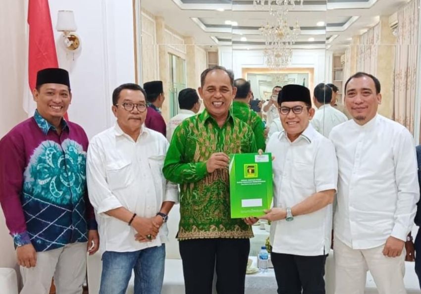 PPP Serahkan SK Dukungan, H. Herman Penuhi Syarat Maju di Pilkada Inhil 22024-2029