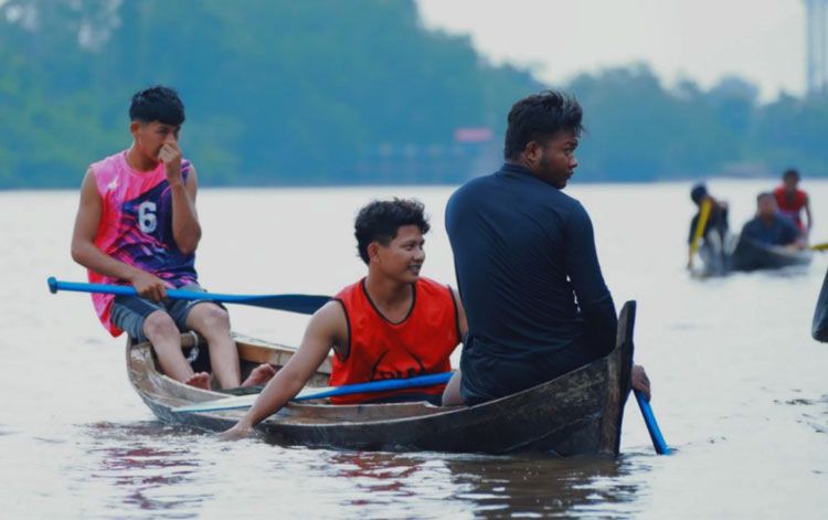44 Tim Ikuti Lomba Dayung Tradisional di Sungai Siak