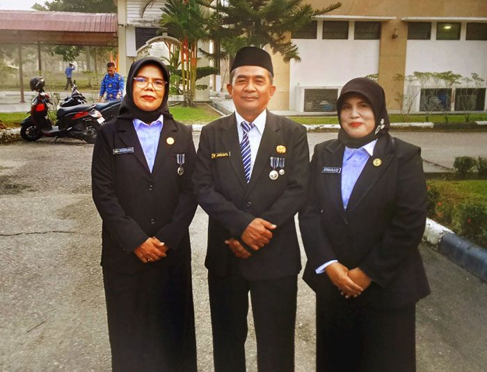 4 Guru UPT SDN 019 Pandau Jaya Terima Penghargaan Satya Lencana Karya Satya
