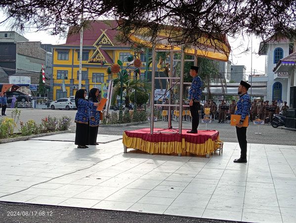 Pimpin Upacara Hari Ke-17, Bupati Afrizal Sintong Ingatkan OPD Beri Pelayanan Terbaik