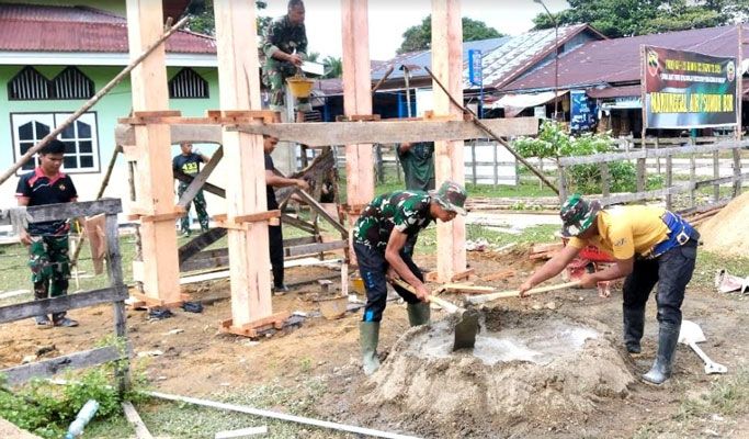 TNI Bangun Tandon Air di Kecamatan Kampar Kiri Hulu, Riau