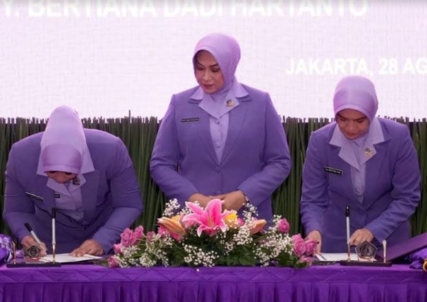 Ketua Umum Dharma Pertiwi Pimpin Sertijab Ketua Harian Dharma Pertiwi