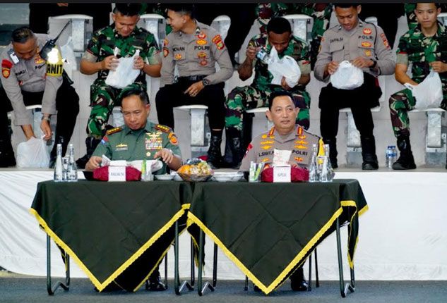 Panglima TNI dan Kapolri Makan Siang Bersama Personel Pengamanan ISF 2024