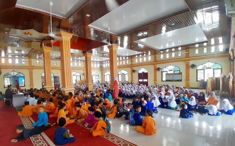 UPT SDN 011 Desa Baru Taja Peringatan Maulid Nabi Muhammad 1446 H di Masjid Al-Huda
