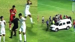 Wasit Sepakbola PON Aceh-Sumut Terkapar Dihajar Pemain