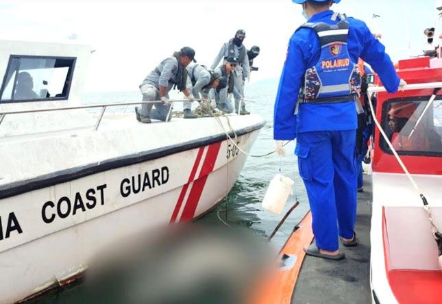 Bakamla RI Bersama Tim SAR Gabungan Berhasil Temukan Korban KM Karya Sempurna 7 di Perairan Kubu Raya