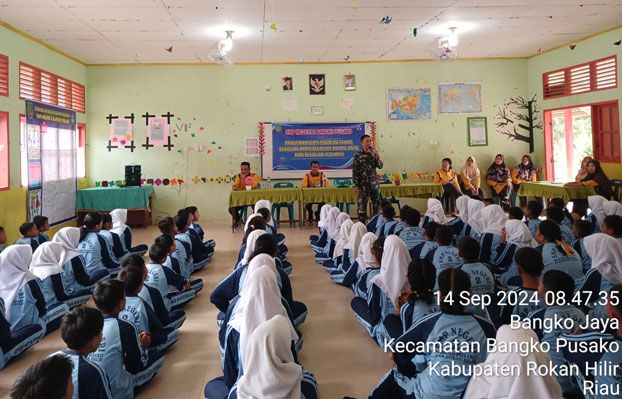 Antisipasi Buli, Babinsa Koramil 0321-05/RM Berikan Edukasi Kepada Siswa SMPN 2 Bangko Sempurna