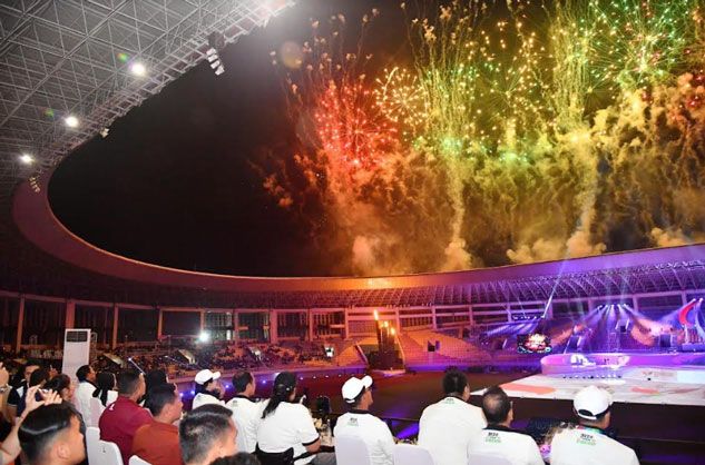 Panglima TNI Dampingi Presiden RI Buka Peparnas XVII Solo 2024
