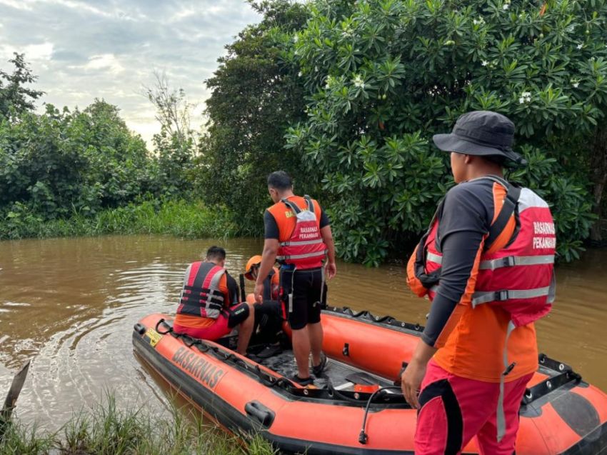Keluarga dan Tim SAR Gabungan Cari Anak 1,5 Tahun yang Hilang di Sungai Ara