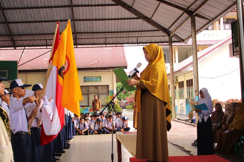 Pengurus OSIS UPT SMPN 1 Bangkinang Kota Masa Bhakti 2024-2025 Dikukuhkan