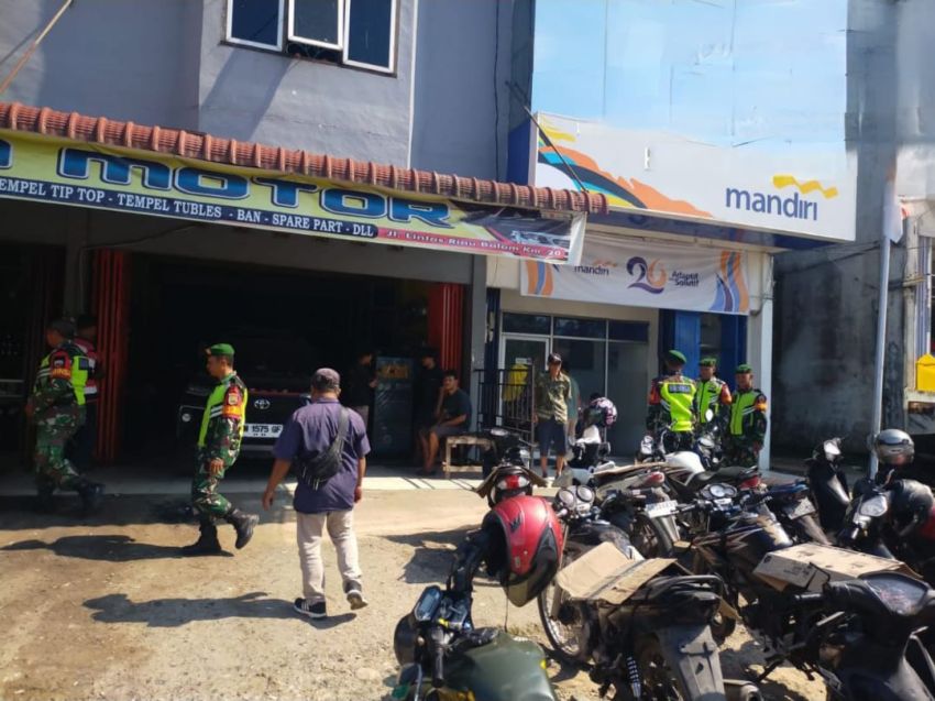 Pastikan Wilayah Aman, 10 Personel Koramil 0321-05/RM Patroli Binter jelang pilkada 2024