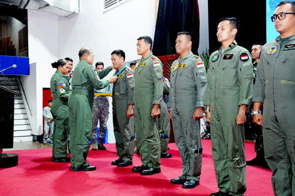 24 Personel TNI Terima Penghargaan Dari Philippine Air Force