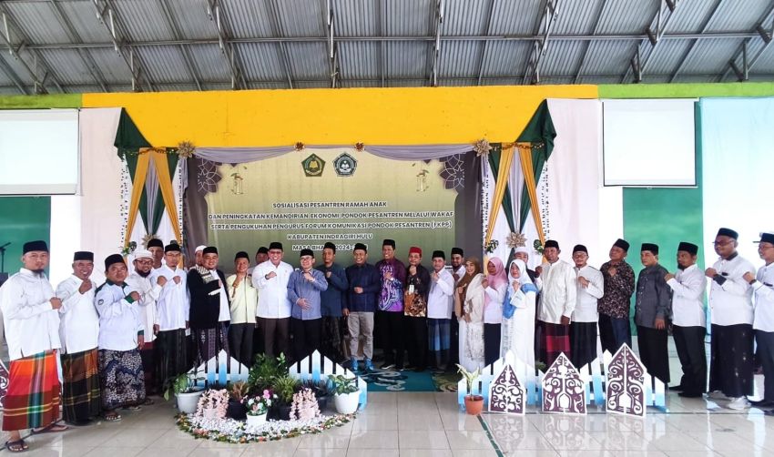 Kukuhkan Pengurus FKPP Inhu, Kyai Mursyid Siap Fasilitasi Kemajuan Pesantren
