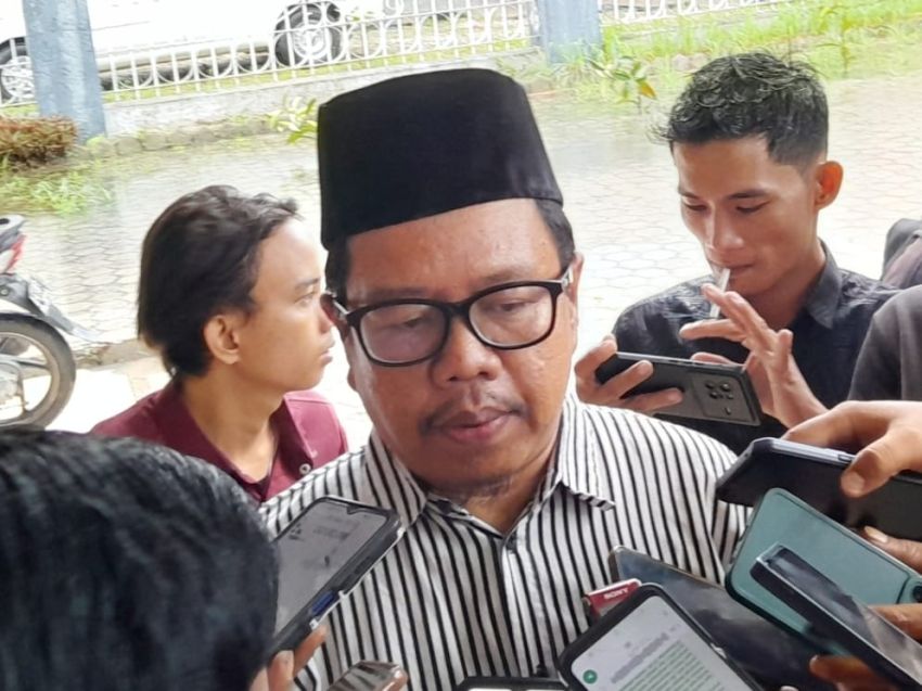 Bawaslu Riau Imbau Paslon Tertibkan APK