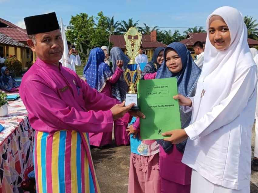 SMA Negeri 1 Kepenuhan Tutup Semester Ganjil 2024-2025