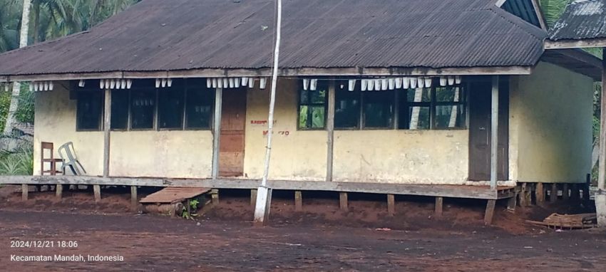 Orang Tua di Desa Pelanduk Minta Perhatian Pemerintah Terkait Infrastruktur Sekolah