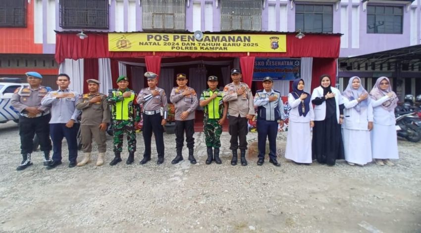 Jelang Nataru 2025, Babinsa Koramil 06 Siak Hulu Rutin Siaga di Pos Pam Nataru