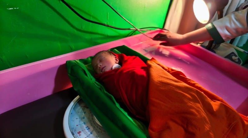 Warga Temukan Bayi Perempuan di Lapangan Parkir SD IT AL Madinah Pekanbaru