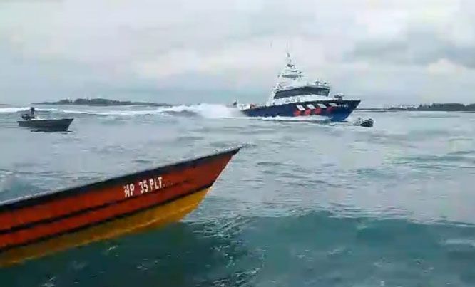 Ini Tindakan Bakamla RI Terhadap Nelayan Indonesia yang Diusir Kapal Singapura