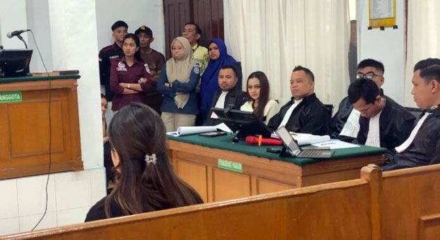 Korban Penganiayaan Selebram Pekanbaru Hadiri Persidangan, Sempat Trauma dan Takut Keluar Rumah