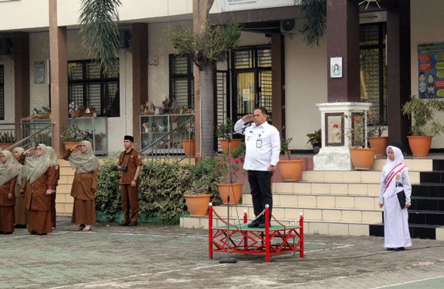 Kepala BNN Pekanbaru Sosialisasi Bahaya Narkoba kepada Ratusan Siswa SMPN 4 Pekanbaru