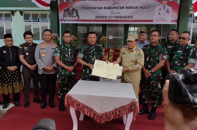 Gedung Kodim Persiapan di Kabupaten Rokan Hulu, Riau Resmi Diterima Danrem 031/WB