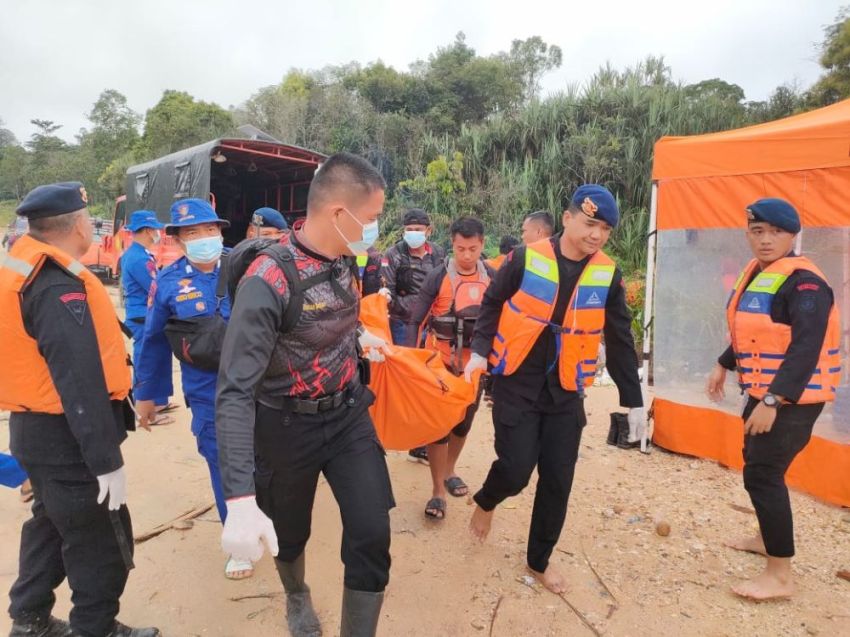 Ini Data Korban Kecelakaan Truk Angkutan Pekerja PT. NWR yang Terjun ke Sungai Segati