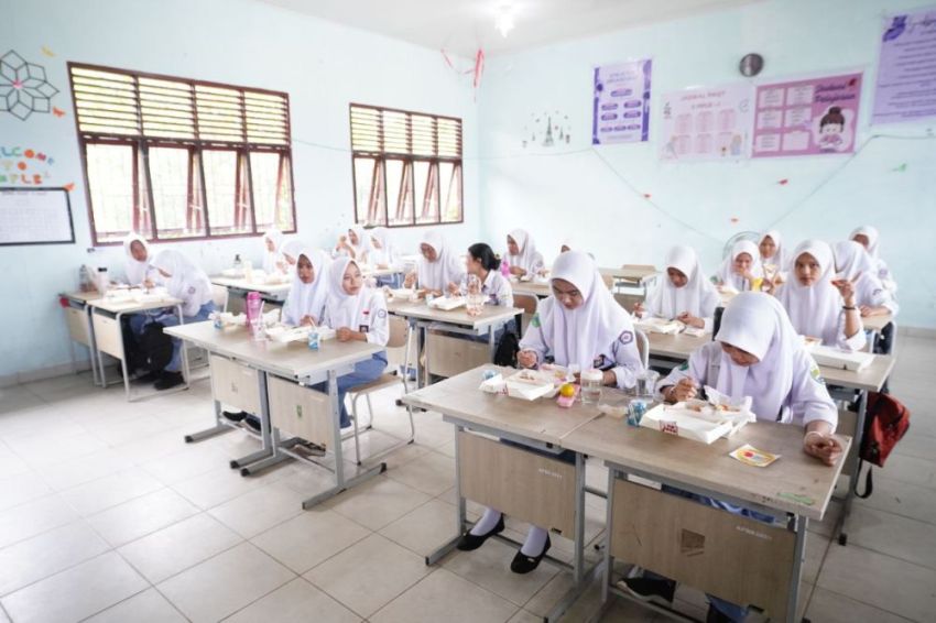 Danramil Luncurkan Program Makan Bergizi Gratis di Kateman Inhil