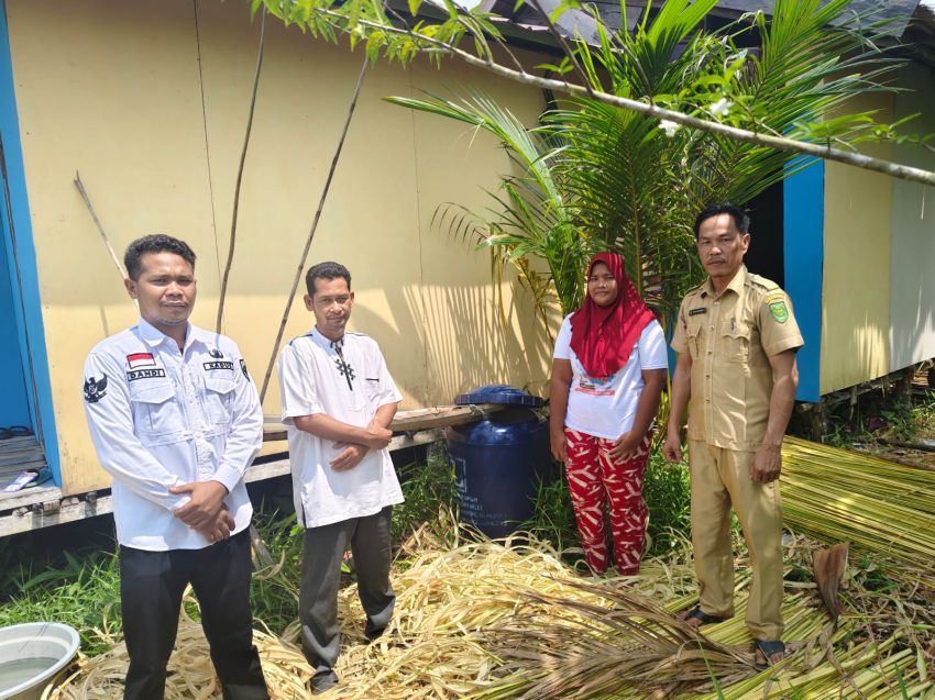 Kades Terusan Kempas Tinjau Penampungan Air Warga, Usulkan Solusi Atasi Krisis