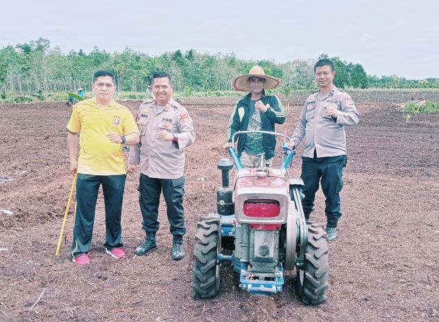 Polsek Bengkalis Dorong Koperasi Sri Bina Tanam 2 Hektare Jagung Dukung Program Presiden Swasembada Pangan