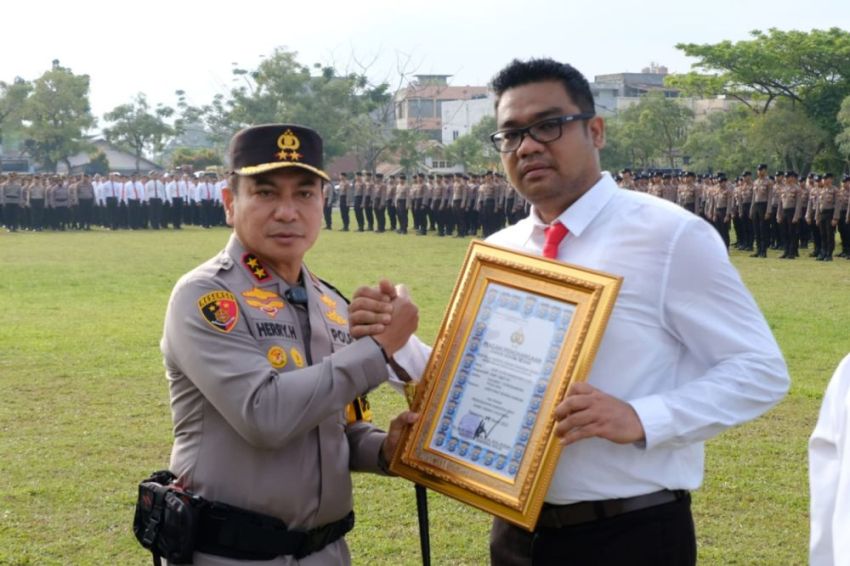 Ungkap Kasus Narkoba Total Lebih dari Rp250 Miliar, AKBP Bobby Terima Penghargaan