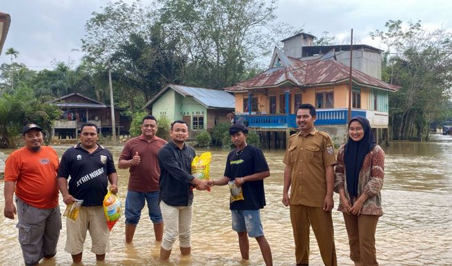 PT RPI dan PT Rimba Lazuardi Salurkan Bantuan Banjir