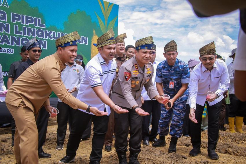 Ciptakan Lingkungan Hijau dan Produktif, Pemko Pekanbaru Tanam  Jagung Pipil di Atas Lahan 11 Hektare